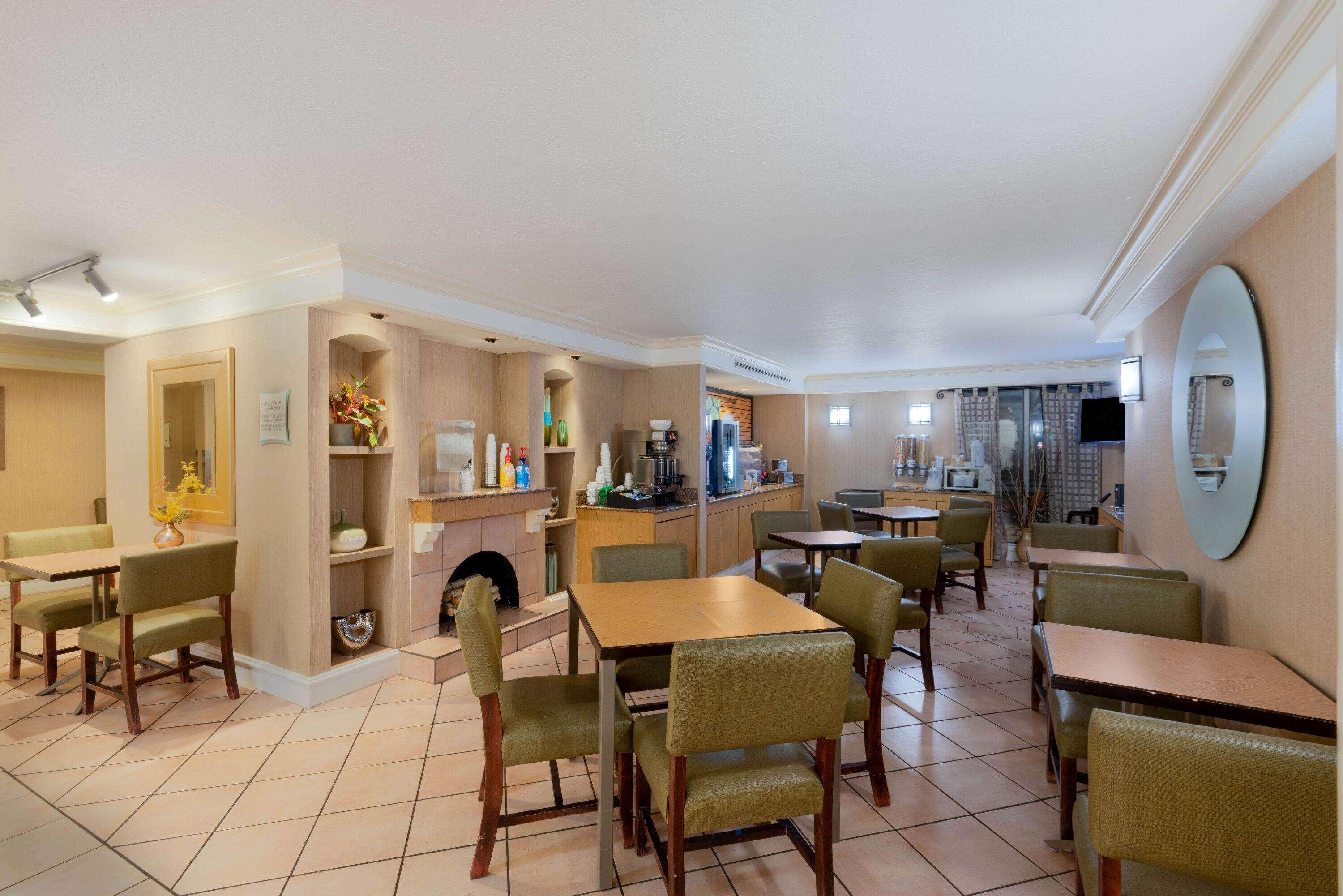 La Quinta Inn By Wyndham Cheyenne Exteriér fotografie